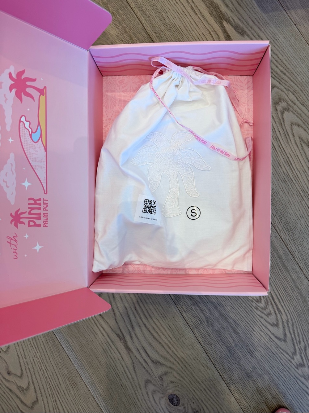 NWT Limited Edition Pink Palm Puff Daydream Foldover Short in Sky Grey - Picture 3 of 7
